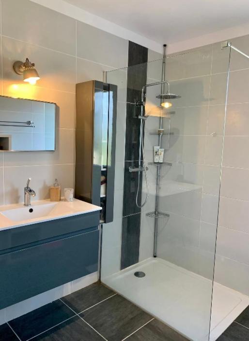 Charmante Chambre Dans Une Maison De Campagne Saint-Étienne-de-Fontbellon Buitenkant foto